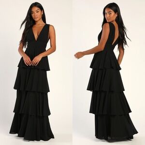 Lulus‎ NWOT Amazing Evening Black
Tiered Maxi Dress Medium